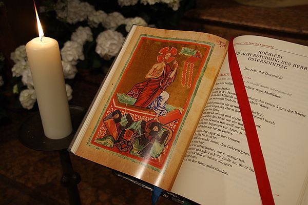 Aufgeschlagenes Evangelium